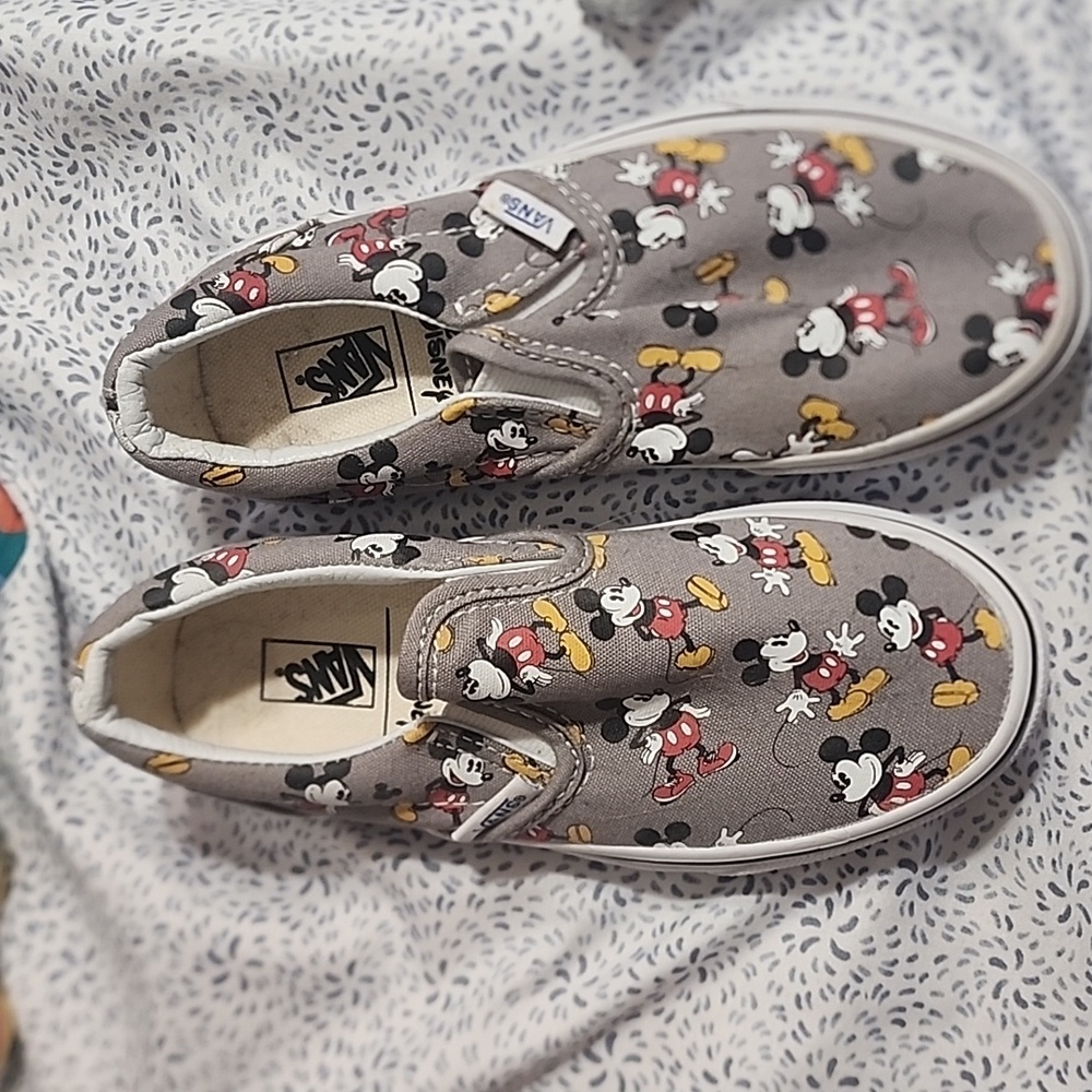 Disney kids Mickey mouse Vans size 13.5